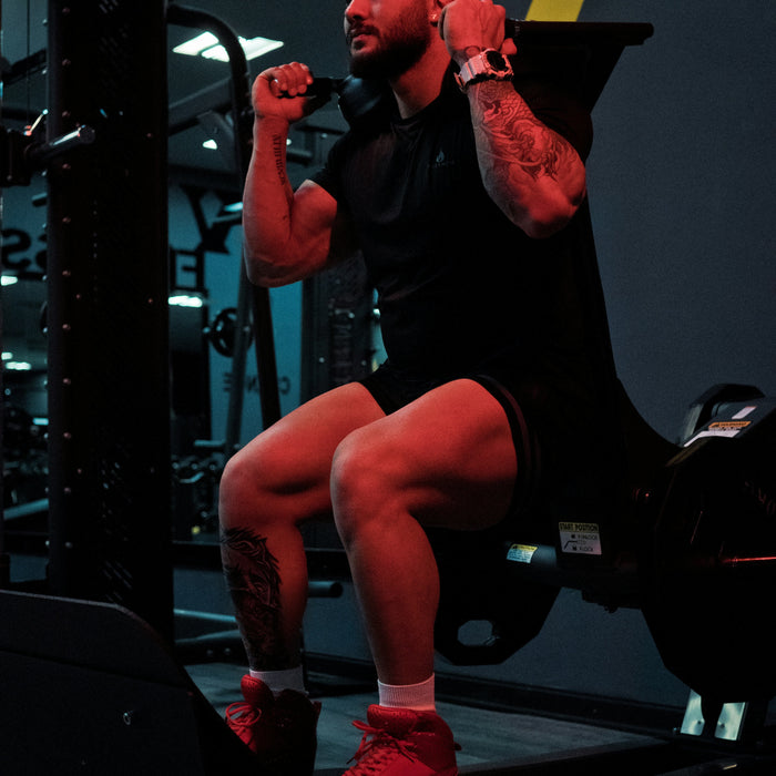 Hack Squat Muscles Worked: Quads, Glutes & Form