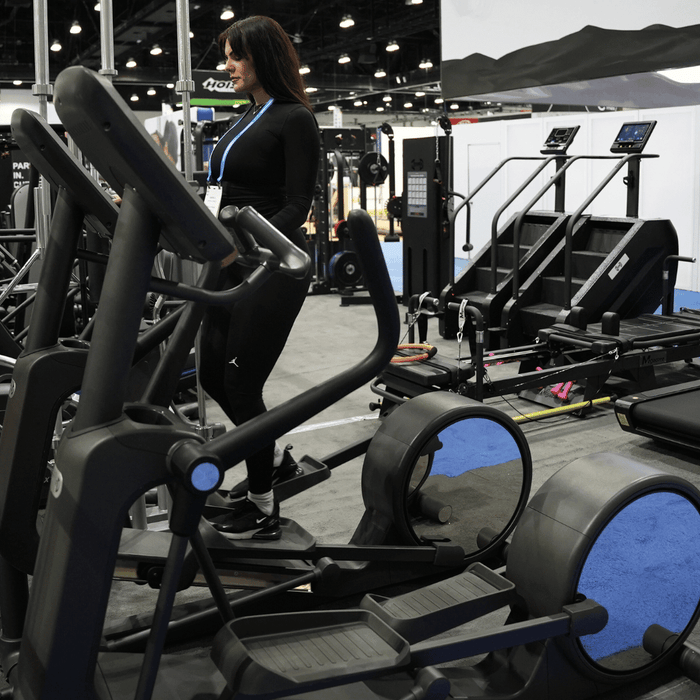 Commercial Elliptical Trainer - LED Screen - Muscle D Fitness -  Cardio Machine - Standalone