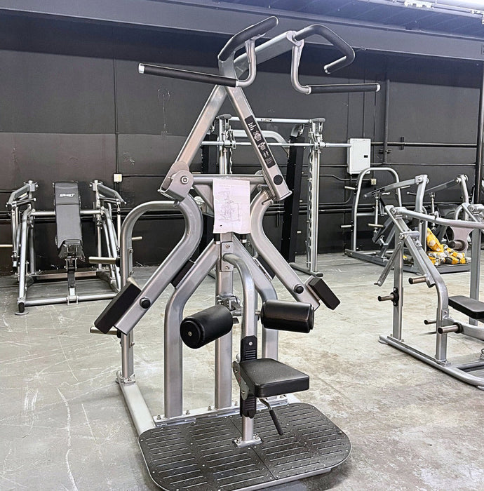 Pro Strength Rotary Lat Pull-Down – Plate Loaded | Muscle D Fitness